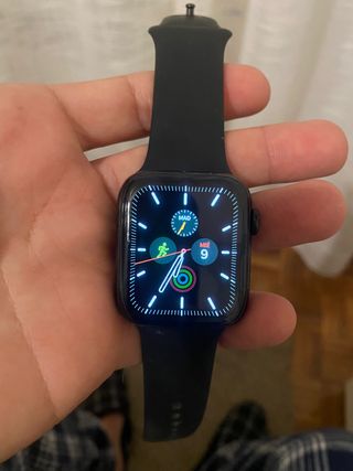 Apple Watch serie 4 modelo A 2008 44mm de segunda mano por 165 EUR en San  Sebastián de Los Reyes en WALLAPOP