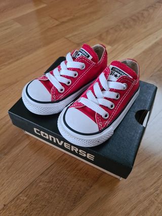 Zapatillas Converse bebe talla 20 de segunda mano por 29 EUR en Agurain en  WALLAPOP