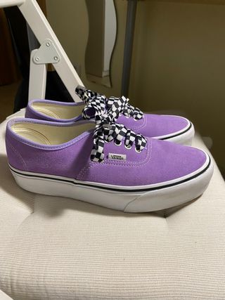 Vans plataforma lila de segunda mano por 45 EUR en Madrid en WALLAPOP