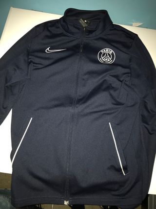 Chándal Nike x PSG de segunda mano por 40 EUR en Yecla en WALLAPOP