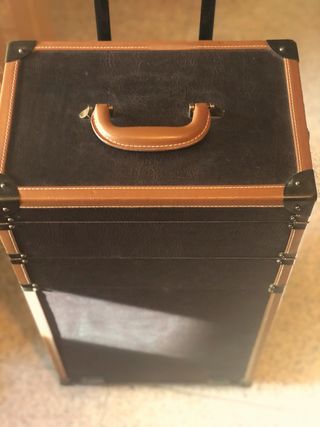 Maletín de maquillaje profesional de segunda mano por 145 EUR en Sabadell  en WALLAPOP