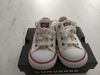 Vendo zapatillas Converse All Star, talla 24 de segunda mano por 15 EUR en  Burgos en WALLAPOP