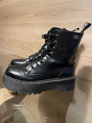 Botines plataforma coolway negras de segunda mano por 30 EUR en Viladordis  en WALLAPOP