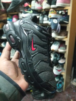 Air max sneakers voor meisjes in de maat 35 | KLEDING.nl