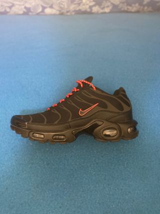 Nike tn 41 de segunda mano por 90 EUR en Peligros en WALLAPOP