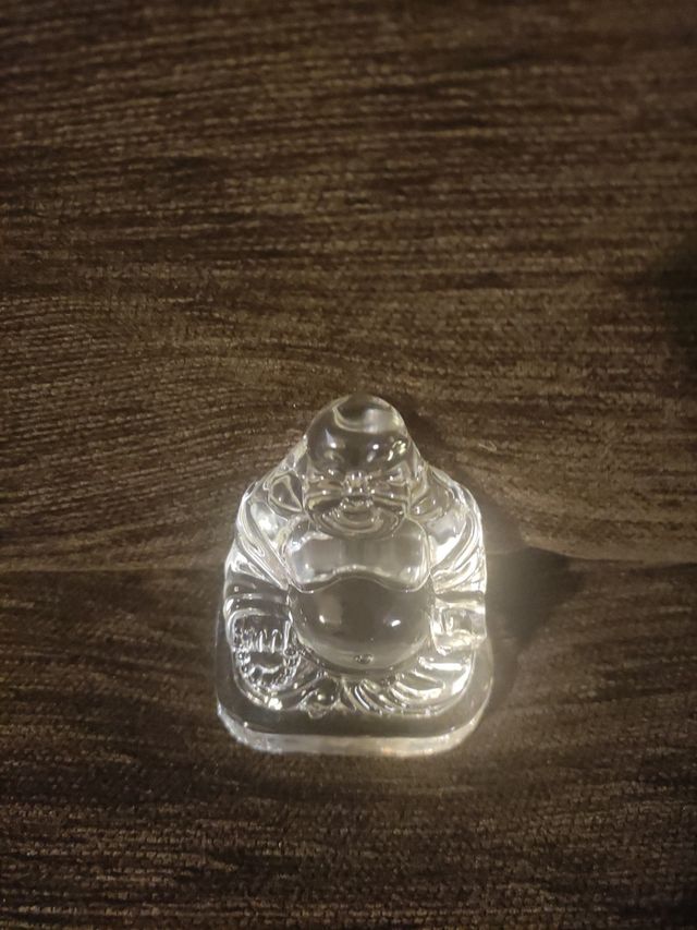 Buda de cristal. en perfecto estado. 6x4 y 7