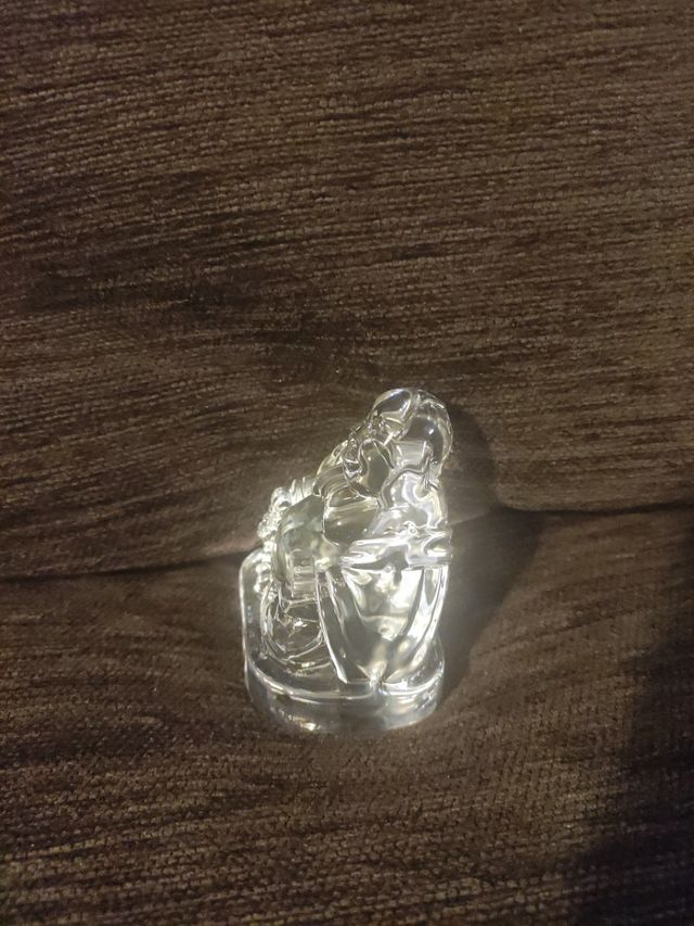 Buda de cristal. en perfecto estado. 6x4 y 7