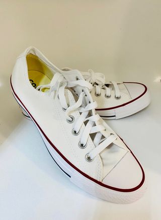 Converse Chuck Taylor All Star OX blancas 38 de segunda mano por 40 EUR en  Montmeló en WALLAPOP