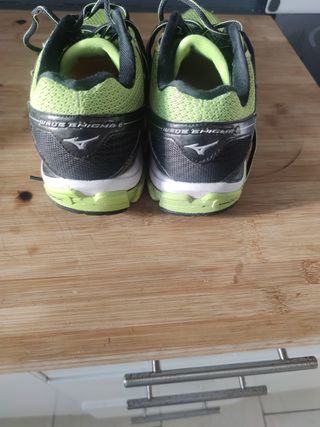 Compra Zapatillas amarillas de running Mizuno para hombre online baratas |  Tendencias 2022 en Shopalike.es
