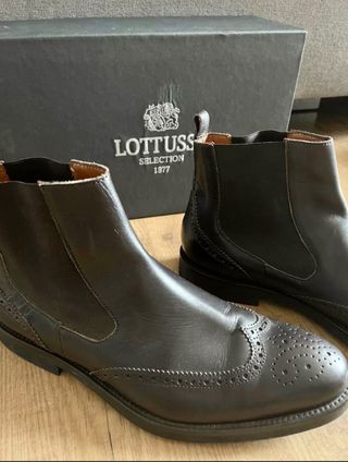 Botas Lottusse a estrenar de segunda mano por 150 EUR en Barcelona en  WALLAPOP