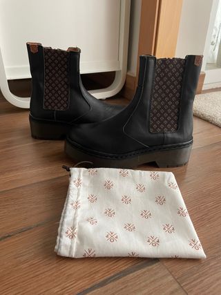 Botas chelsea Popa de segunda mano por 40 EUR en Alcorcón en WALLAPOP