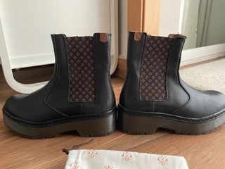 Botas chelsea Popa de segunda mano por 40 EUR en Alcorcón en WALLAPOP