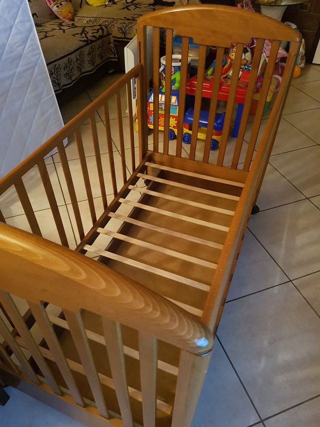 Lettino in legno di faggio per bambino/a