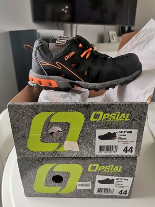 Zapatos de seguridad Opsial, talla 44, nuevos de segunda mano por 30 EUR en  Tarragona en WALLAPOP
