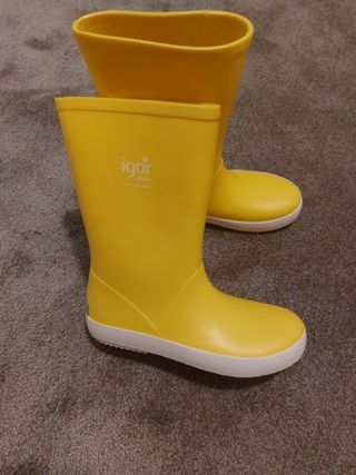 Igor. Botas, cangrejeras y sandalias de agua: Apariciones de IGOR en  diciembre