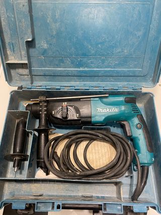 Taladro percutor Makita de segunda mano por 85 EUR en Mollet del Vallès en  WALLAPOP