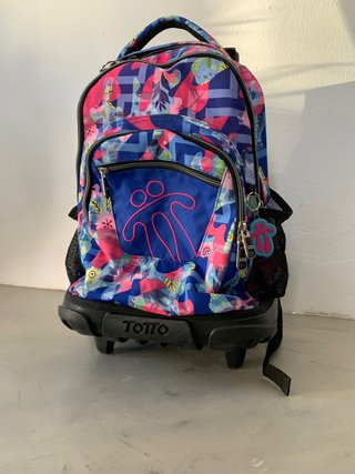 Mochila Totto de segunda mano en Tomares en WALLAPOP