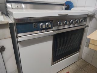 URGE VENTA. COCINA DE GAS Y HORNO de segunda mano por 60 EUR en Avilés en  WALLAPOP