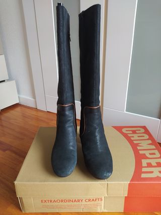 Botas altas mujer Camper de segunda mano por 50 EUR en Ali en WALLAPOP