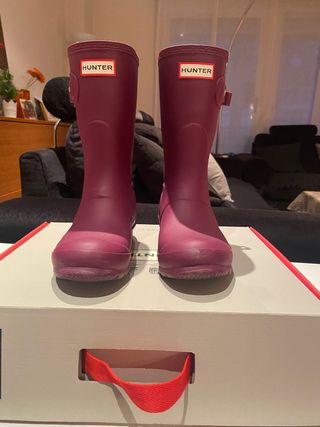 Botas de agua Hunter color granate de segunda mano por 50 EUR en Valencia  en WALLAPOP