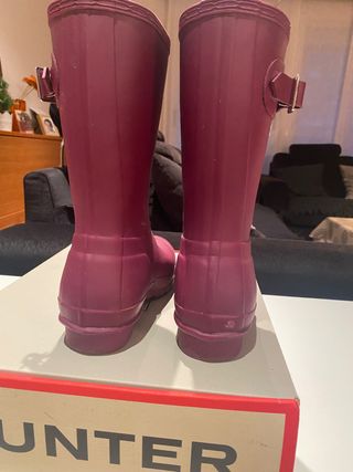 Botas de agua Hunter color granate de segunda mano por 50 EUR en Valencia  en WALLAPOP