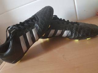 Botas fútbol adidas talla 37 1\\/3 de segunda mano por 10 EUR en Zaragoza en  WALLAPOP