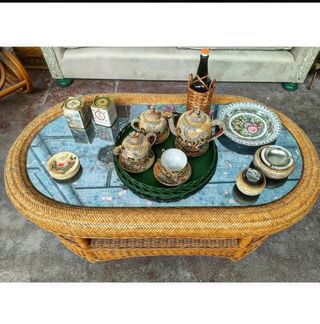 Mesa vintage mimbre restaurada con cristal espejo