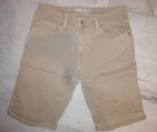 Pantalones cortos mango hombre bermudas de segunda mano por 10 EUR en  Madrid en WALLAPOP
