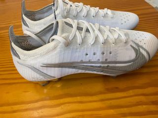 Botas de fútbol Nike mercurial alta gama de segunda mano por 250 EUR en  Mutxamel en WALLAPOP