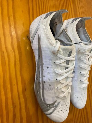 Botas de fútbol Nike mercurial alta gama de segunda mano por 250 EUR en  Mutxamel en WALLAPOP