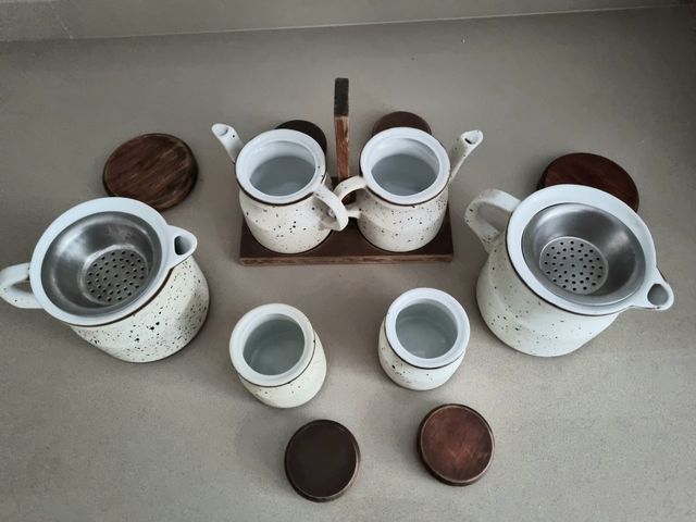 Conjunto salero, aceiteras, mortero, especieros..