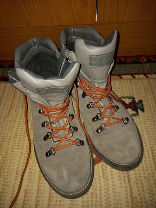 Botas Springfield de hombre de segunda mano por 10 EUR en Estepona en  WALLAPOP