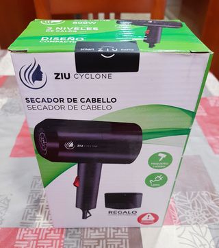 Secador De Viaje De Cabello Ziu Cyclone NUEVO de segunda mano por 5 EUR en  Sant Cugat del Vallès en WALLAPOP