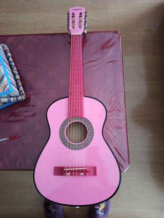 GUITARRA ROSA EDULAND de segunda mano por 15 EUR en Parla en WALLAPOP