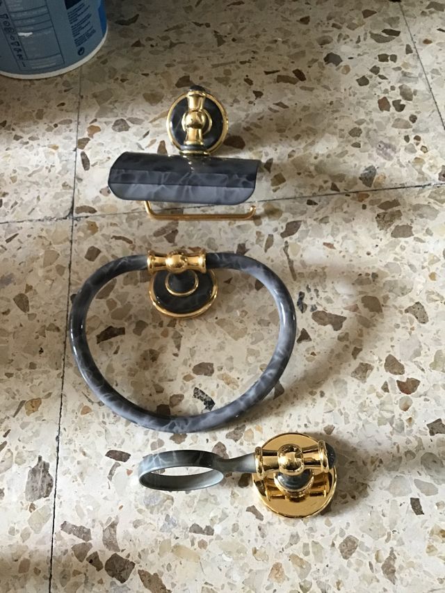 Juego para baño_ material bueno duro( lacado