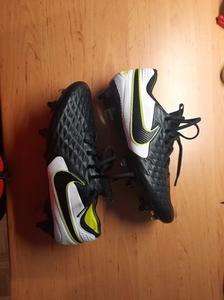 Nike Tiempo legend 8 elite SG-PRO Talla 42 de segunda mano por 110 EUR en  Mejorada del Campo en WALLAPOP