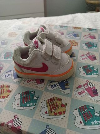 Zapatillas Nike talla 17 de segunda mano por 5 EUR en Madrid en WALLAPOP