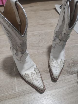 Botas Cowboy Sendra (Mujer) de segunda mano por 80 EUR en Madrid en WALLAPOP