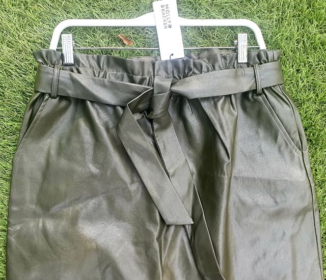 Falda de Molly Bracket caqui piel con encajr