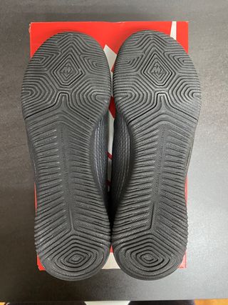Nike Mercurial Negras Fútbol Sala de segunda mano por 50 EUR en Valladolid  en WALLAPOP