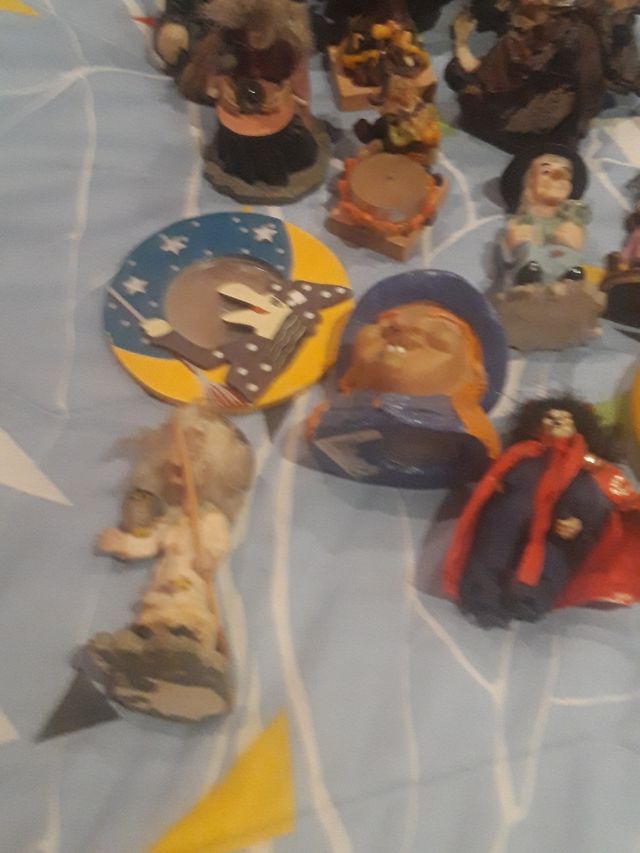 16 brujitas ....todas 8€