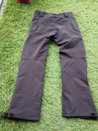 Pantalón senderismo o nieve-Decathlon-T.6 de segunda mano por 9 EUR en  Gijón en WALLAPOP