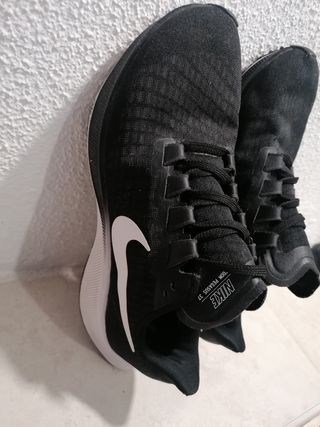 Zapatos Nike talla 39 de segunda mano por 50 EUR en Moraira en WALLAPOP
