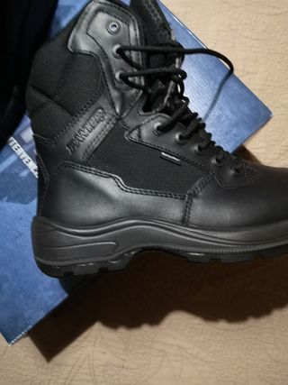 Botas Tacticas Panter talla 40 de segunda mano por 75 EUR en Benalmádena en  WALLAPOP
