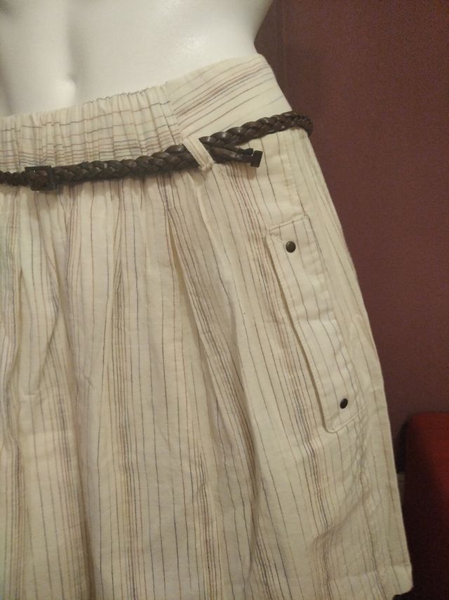 Falda plisada Sfera talla M cintura elástica beige