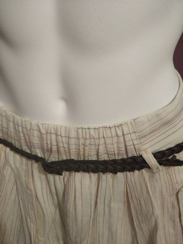 Falda plisada Sfera talla M cintura elástica beige