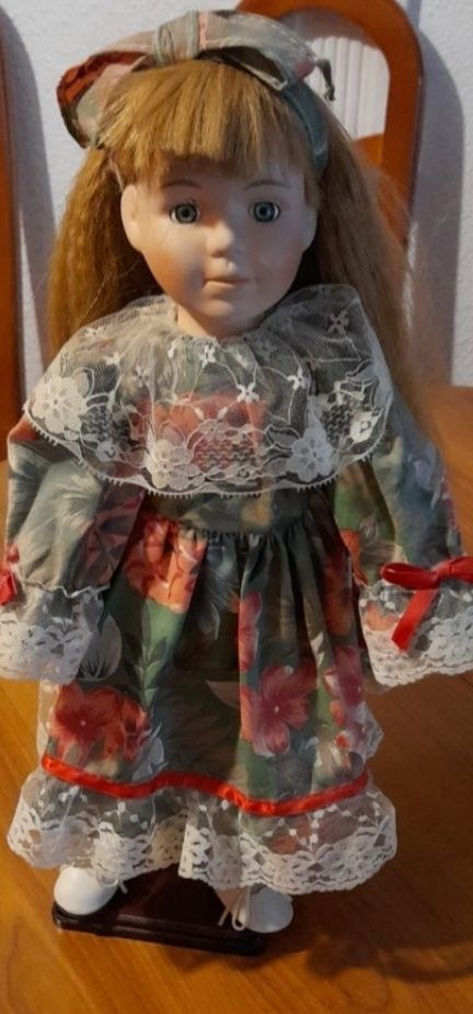MUÑECA PORCELANA 