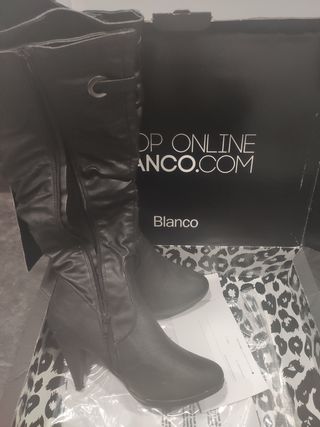 Botas altas de la tienda \