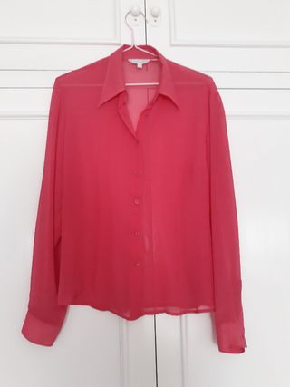 Blusa fucsia transparente ZARA de segunda mano por 10 EUR en Castellón de  la Plana en WALLAPOP