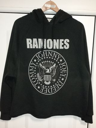 Sudadera mujer Ramones de segunda mano por 7 EUR en Cerceda en WALLAPOP